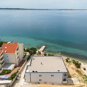 Apartment Beachfront Tic With Seaview, Miletici